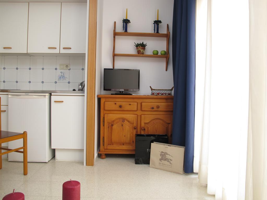 Apartamentos Santi Λορέτ Ντε Μαρ Δωμάτιο φωτογραφία
