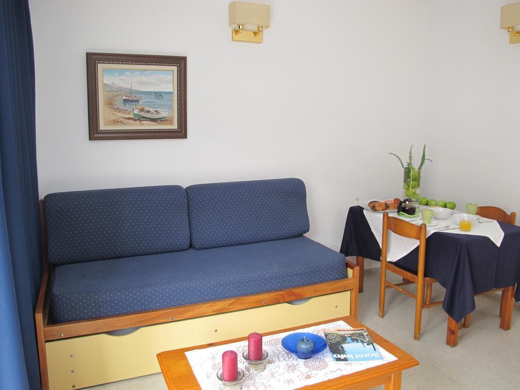 Apartamentos Santi Λορέτ Ντε Μαρ Δωμάτιο φωτογραφία